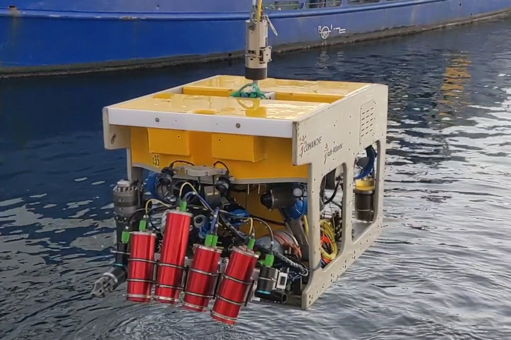 The underwater 3D sensor goDEEP3D (red), operationally mounted on a remotely operated vehicle (ROV).