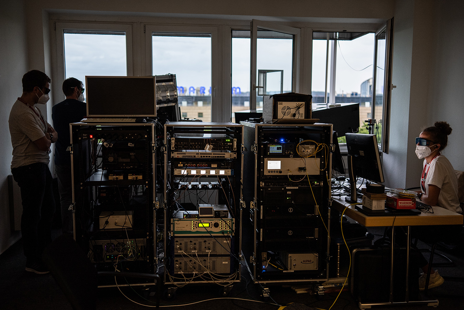 At the other end of the quantum-encrypted "line": the setup on the side of BSI.  Set-up of the equipment at the BSI.